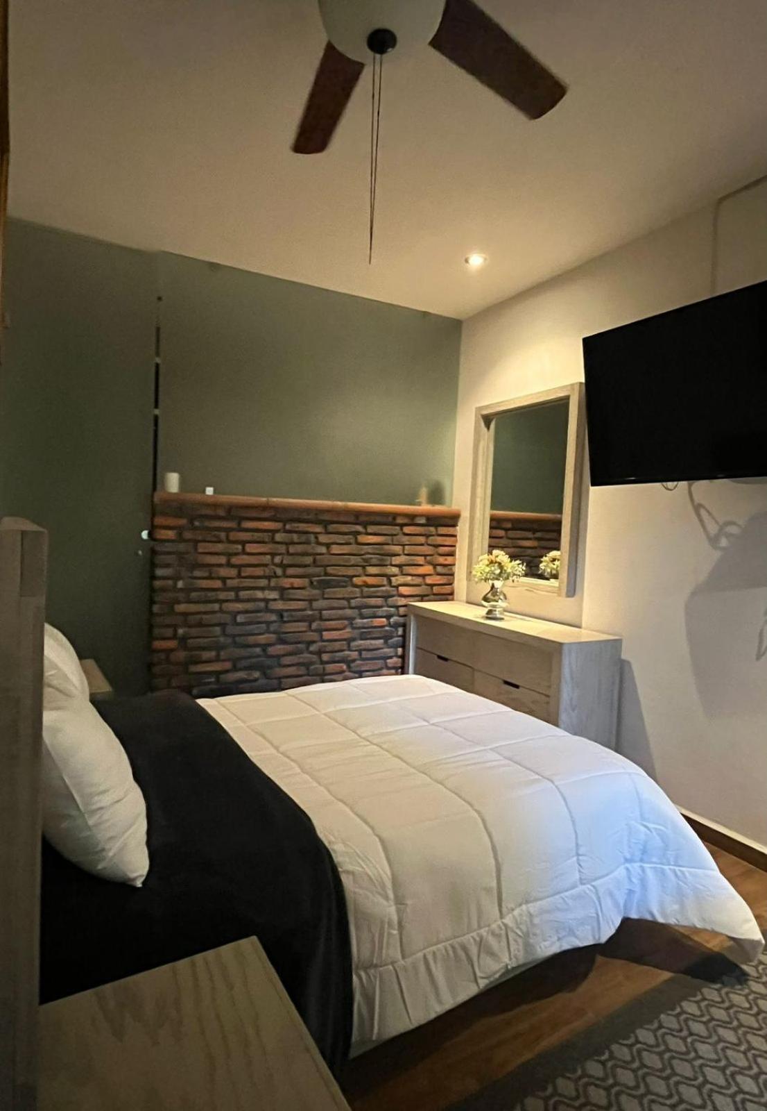 Casa Carmona 33 Hotel Querétaro Екстериор снимка